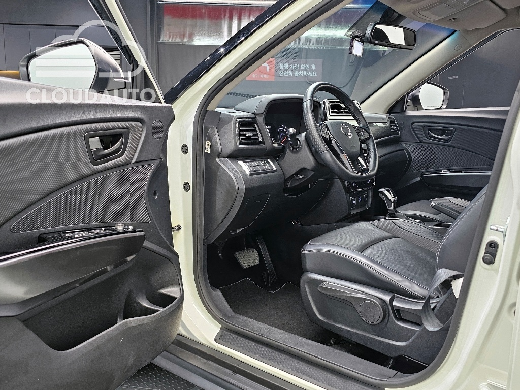 2021 SsangYong Tivoli Diesel 1.6 2WD - Image 10