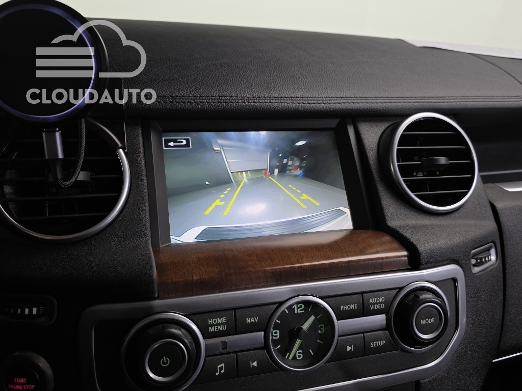 2016 Land Rover Discovery 3.0 SDV6 HSE - Image 15