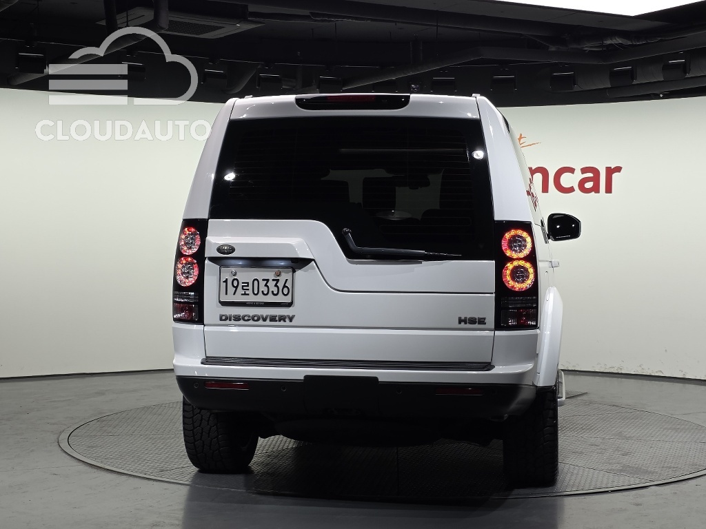 2016 Land Rover Discovery 3.0 SDV6 HSE - Image 4