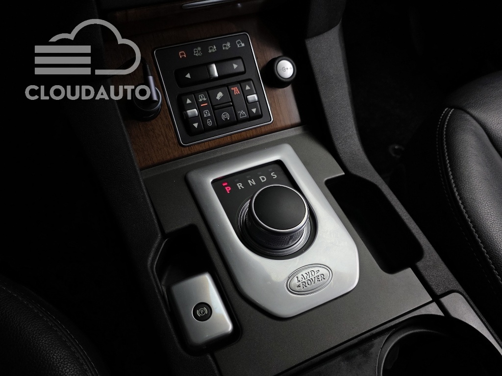 2016 Land Rover Discovery 3.0 SDV6 HSE - Image 9