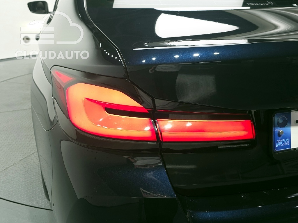 2023 BMW 5 Series 530i M Sports - Image 23