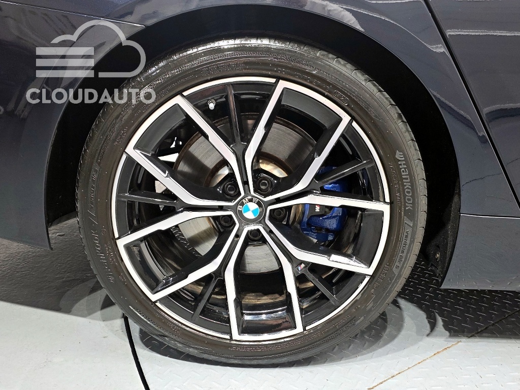2023 BMW 5 Series 530i M Sports - Image 5