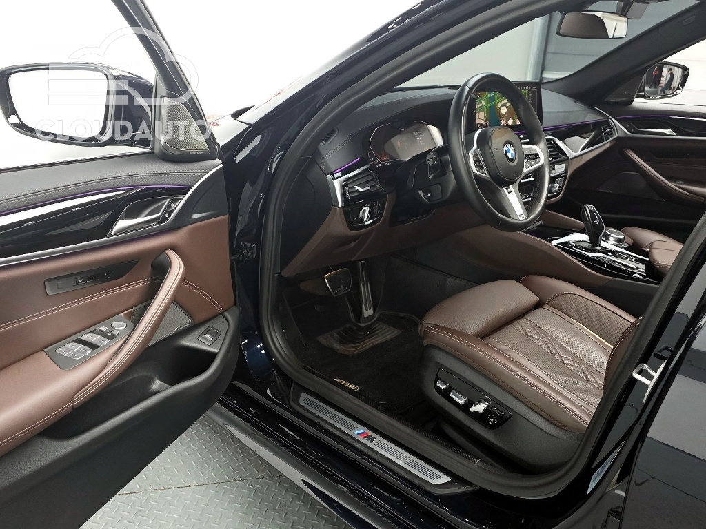 2023 BMW 5 Series 530i M Sports - Image 10