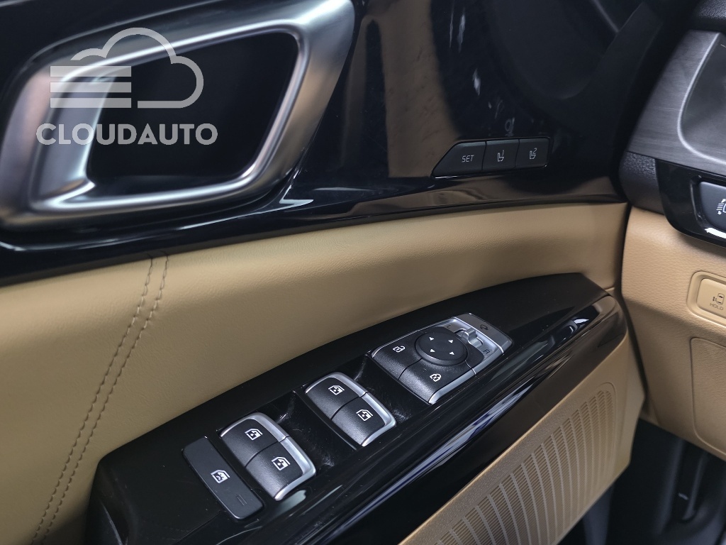 2021 Kia Carnival 9 Signature - Image 13