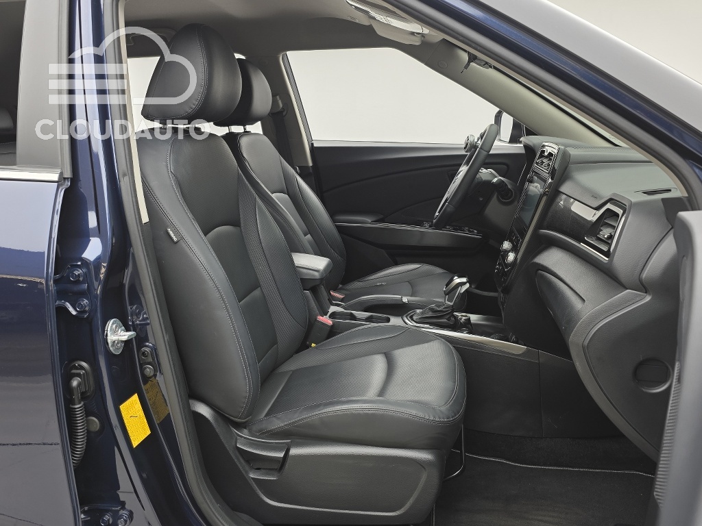 2021 SsangYong Tivoli Gasoline 1.5 2WD - Image 11