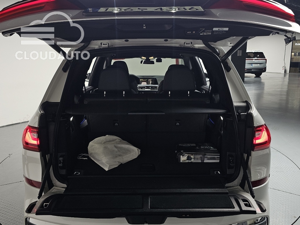 2021 BMW X7 xDrive 40i M Sports 6 - Image 14