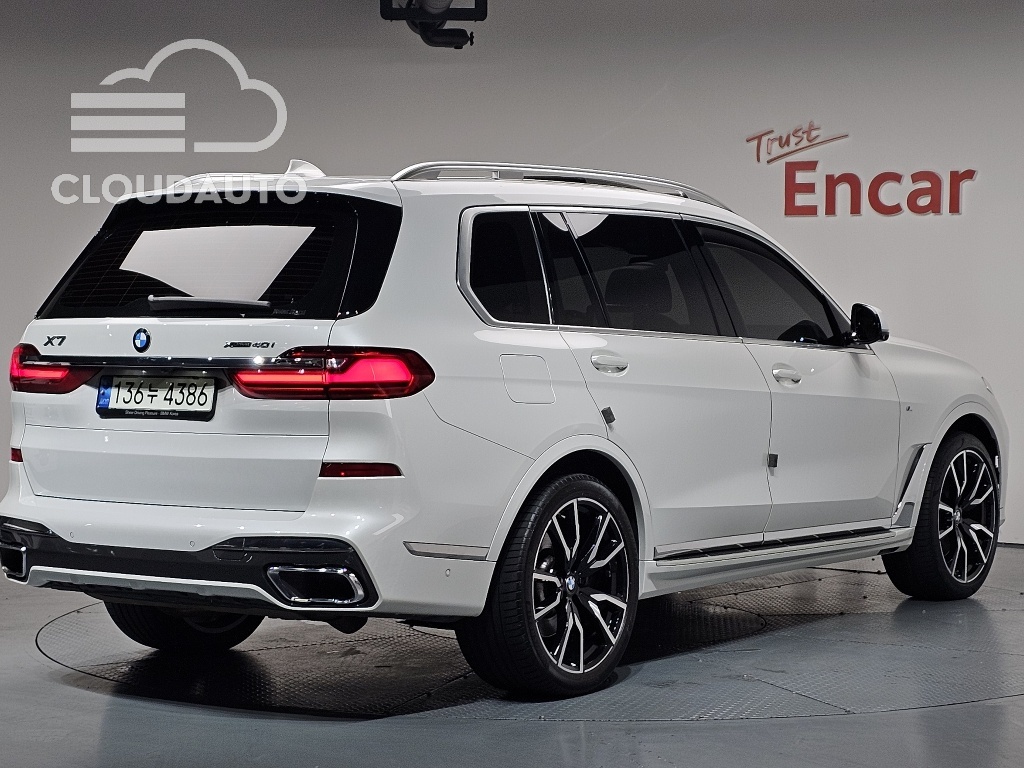 2021 BMW X7 xDrive 40i M Sports 6 - Image 2