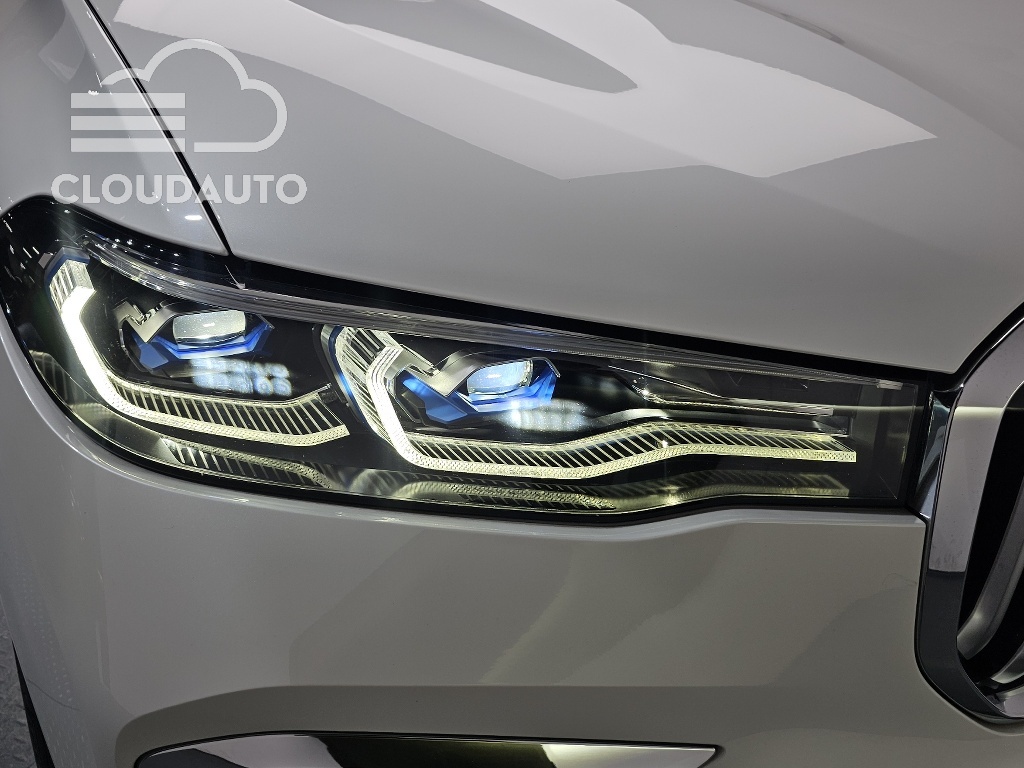 2021 BMW X7 xDrive 40i M Sports 6 - Image 16