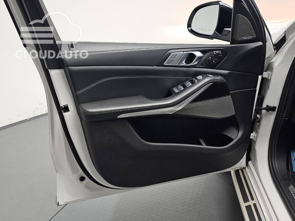 2021 BMW X7 xDrive 40i M Sports 6 - Image 18
