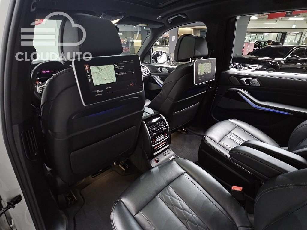 2021 BMW X7 xDrive 40i M Sports 6 - Image 23
