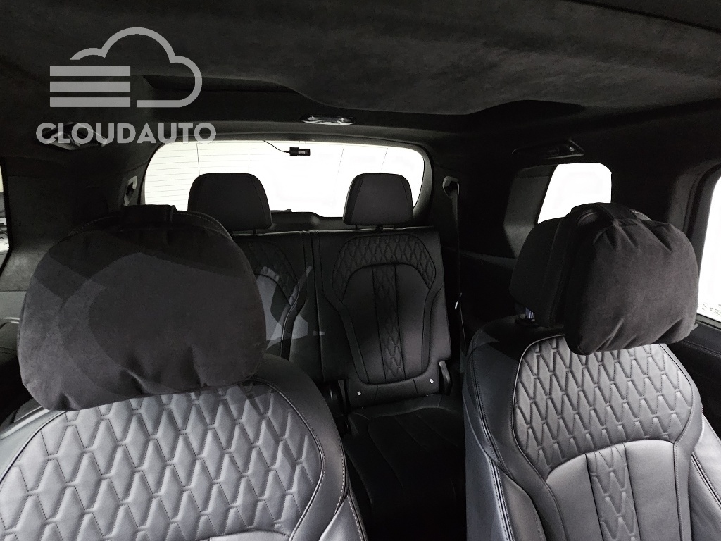 2021 BMW X7 xDrive 40i M Sports 6 - Image 24