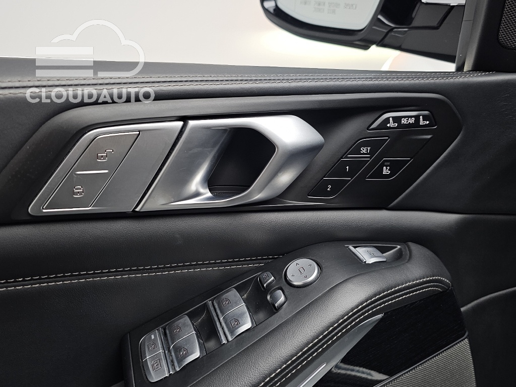 2021 BMW X7 xDrive 40i M Sports 6 - Image 29