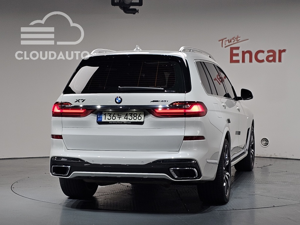 2021 BMW X7 xDrive 40i M Sports 6 - Image 4