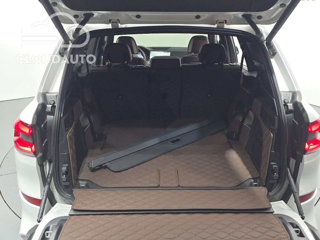 2023 BMW X5 xDrive 40i M Sports - Image 20