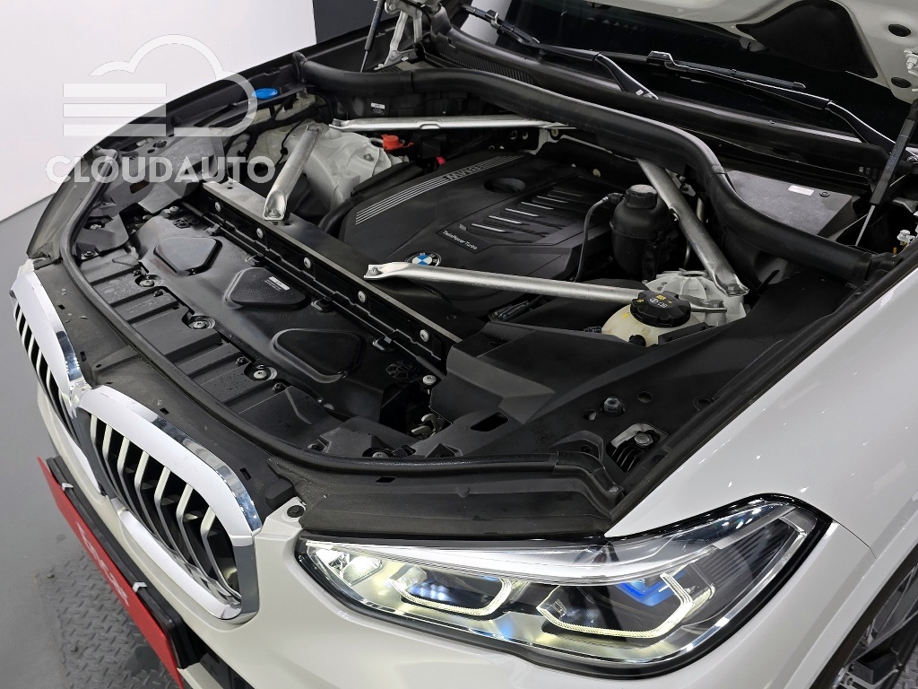 2023 BMW X5 xDrive 40i M Sports - Image 6