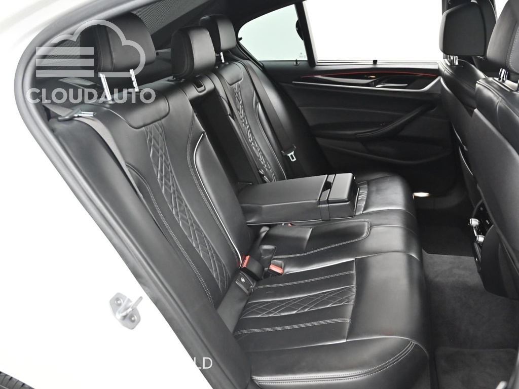 2019 BMW 5 Series 530i xDrive M Sports Plus - Image 12