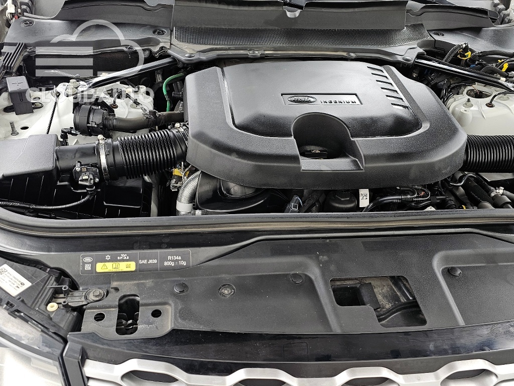 2022 Land Rover Discovery D250 S - Image 6