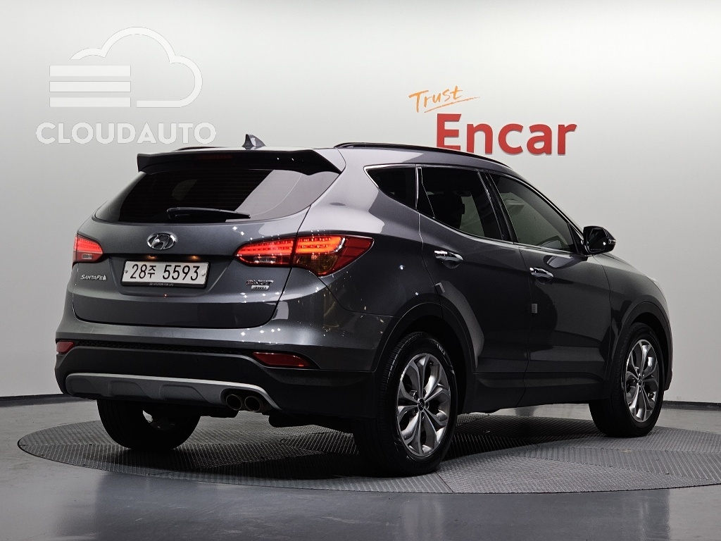 2015 Hyundai Santa Fe Diesel 2.0 4WD Exclusive - Image 2