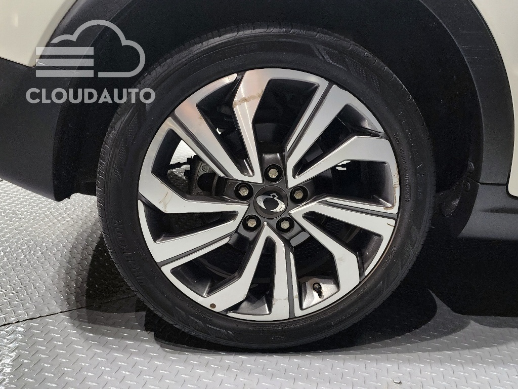 2020 SsangYong Tivoli Gasoline 1.5 2WD - Image 30