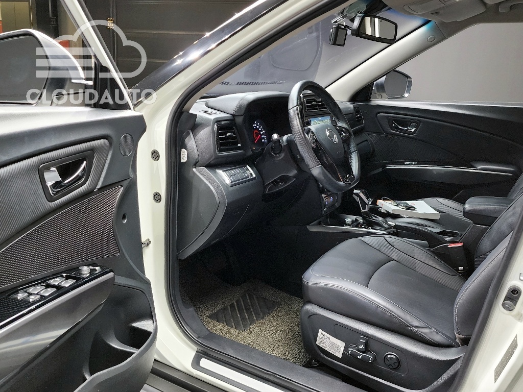 2020 SsangYong Tivoli Gasoline 1.5 2WD - Image 10