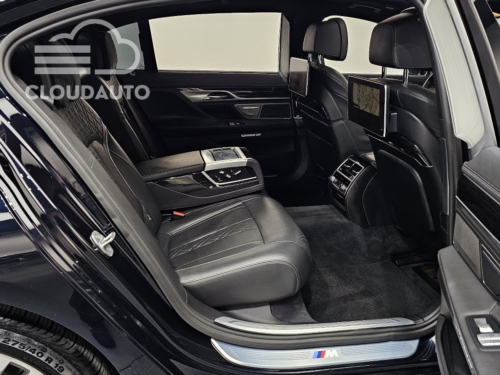 2017 BMW 7 Series 740Li xDrive M Sports - Image 11