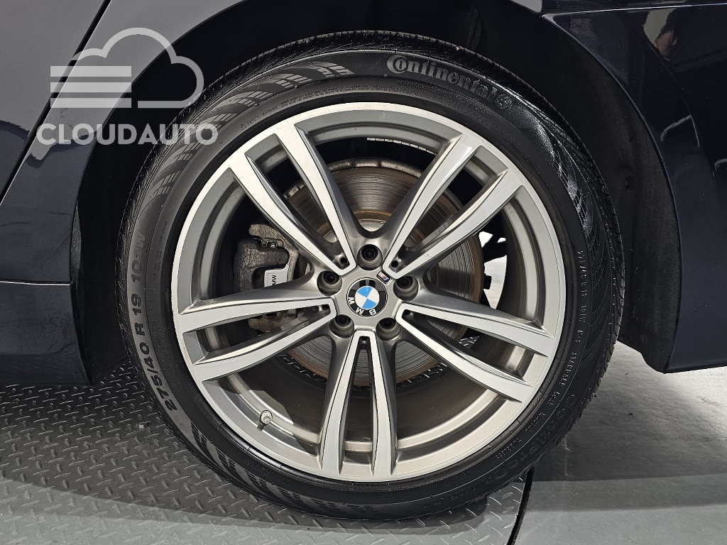 2017 BMW 7 Series 740Li xDrive M Sports - Image 21
