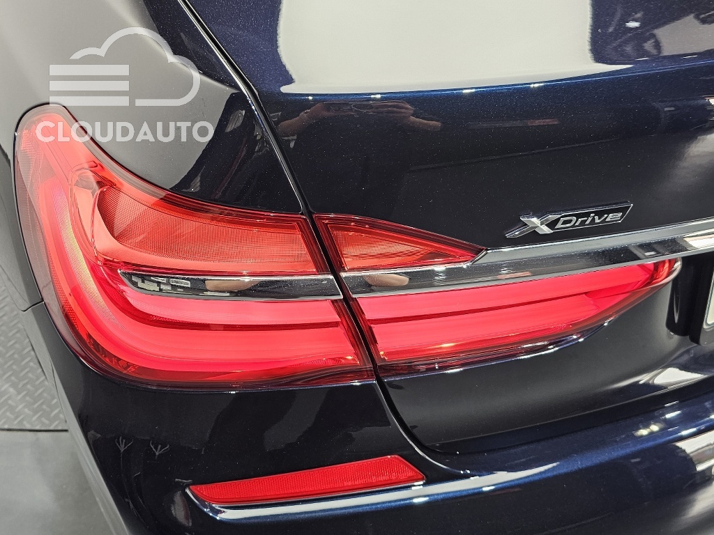 2017 BMW 7 Series 740Li xDrive M Sports - Image 23