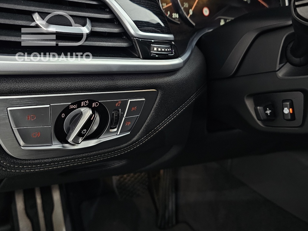 2017 BMW 7 Series 740Li xDrive M Sports - Image 30