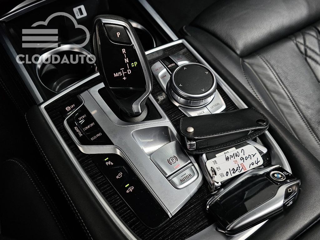 2017 BMW 7 Series 740Li xDrive M Sports - Image 9