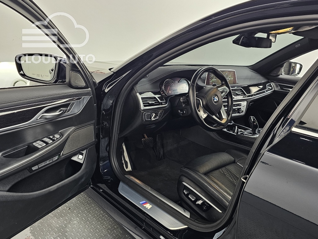 2017 BMW 7 Series 740Li xDrive M Sports - Image 10