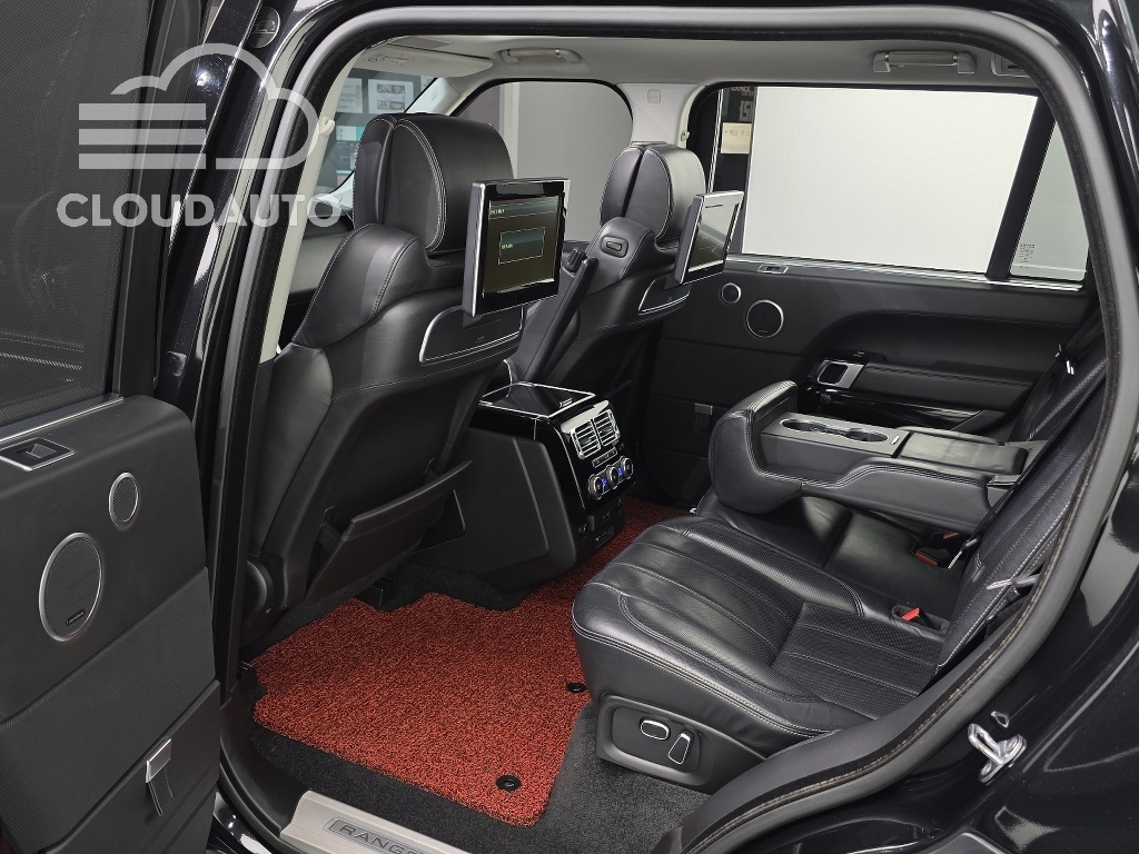 2015 Land Rover Range Rover 4.4 SDV8 Vogue SE LWB Diesel - Image 11