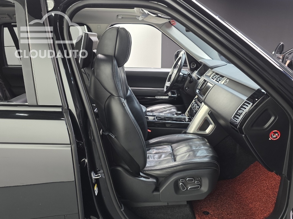 2015 Land Rover Range Rover 4.4 SDV8 Vogue SE LWB Diesel - Image 12