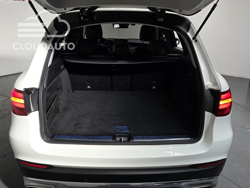 2019 Mercedes-Benz GLC GLC300 4MATIC - Image 19