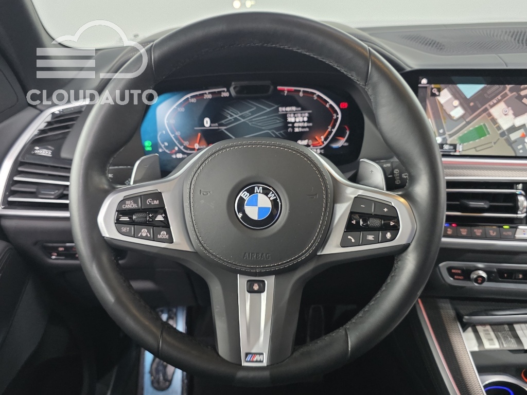 2022 BMW X5 xDrive 40i M Sports - Image 16