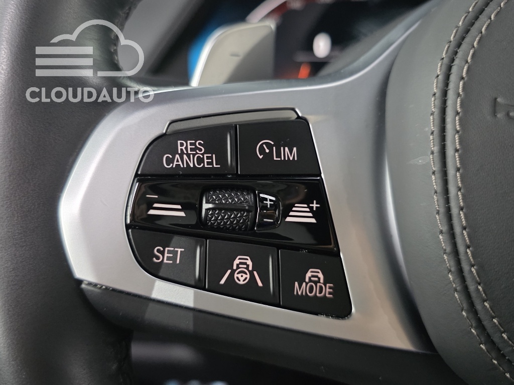 2022 BMW X5 xDrive 40i M Sports - Image 17