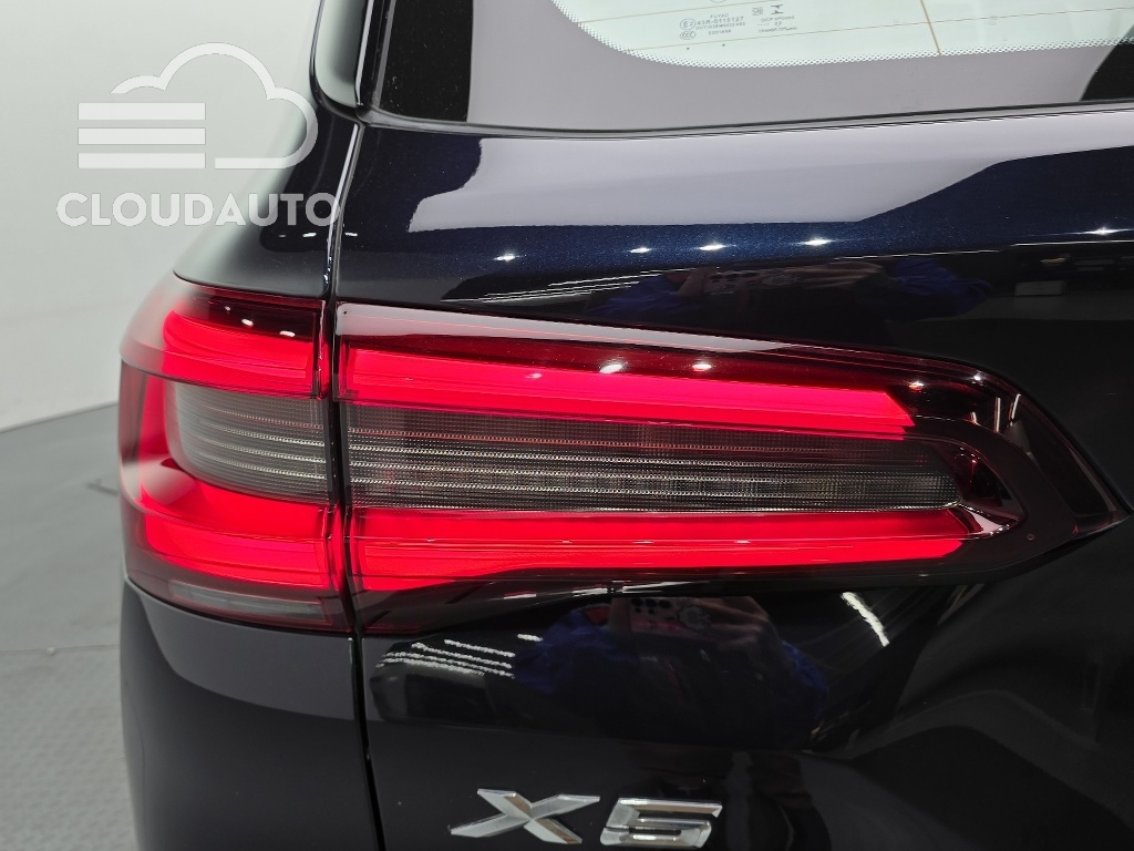 2022 BMW X5 xDrive 40i M Sports - Image 23