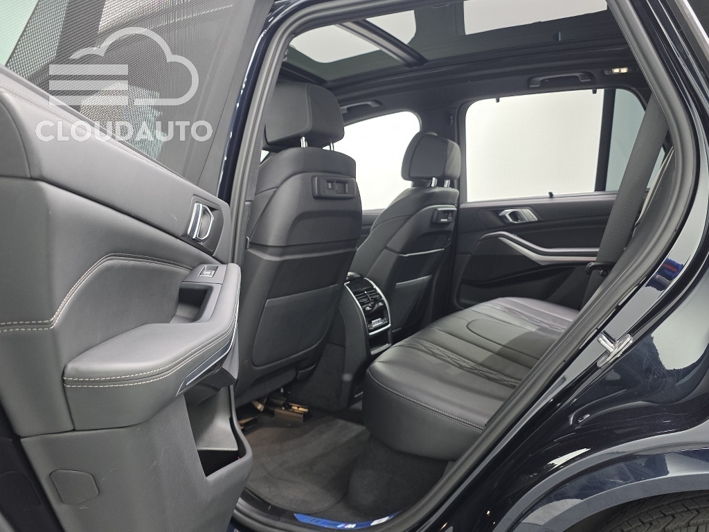 2022 BMW X5 xDrive 40i M Sports - Image 30