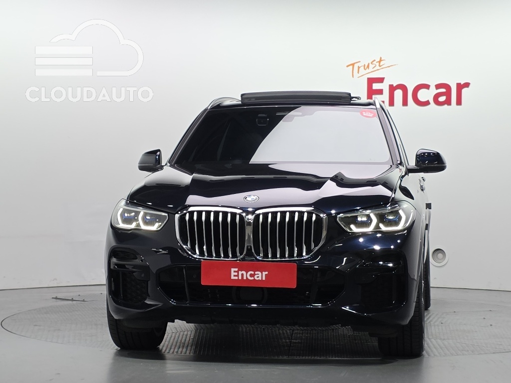 2022 BMW X5 xDrive 40i M Sports - Image 3