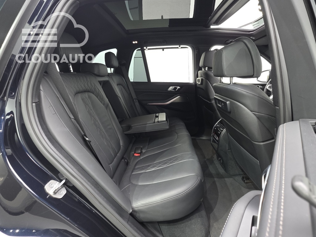 2022 BMW X5 xDrive 40i M Sports - Image 32
