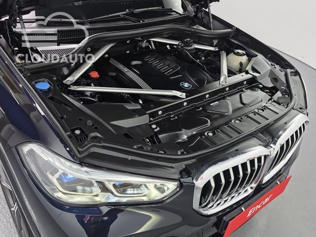 2022 BMW X5 xDrive 40i M Sports - Image 6