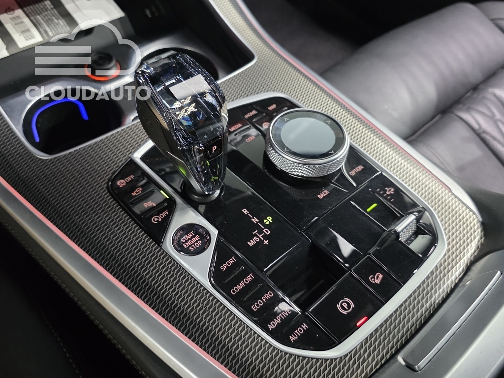 2022 BMW X5 xDrive 40i M Sports - Image 9