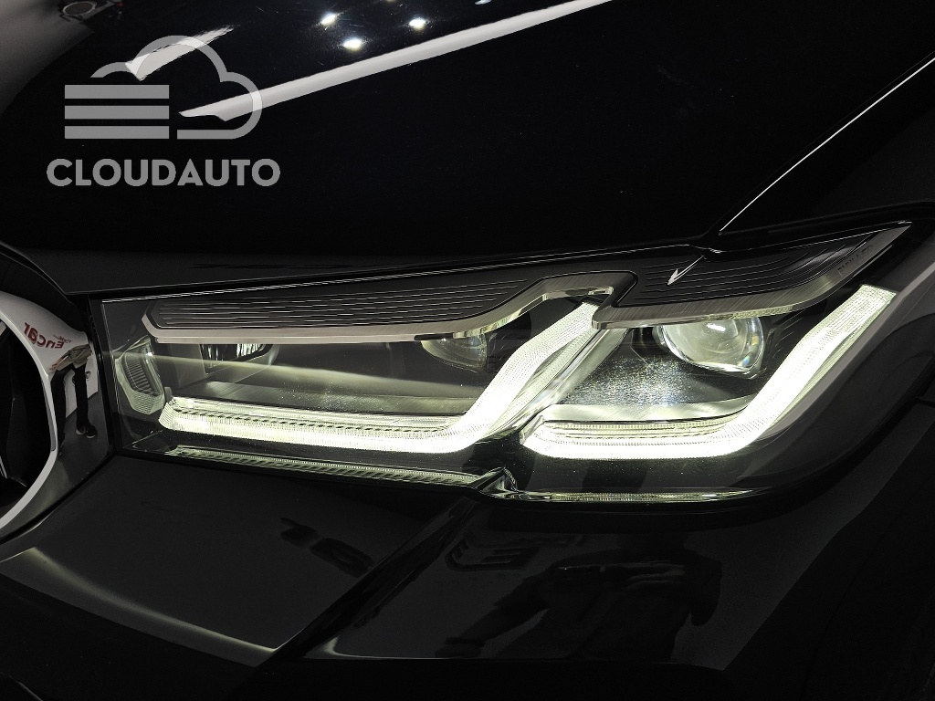2023 BMW 5 Series 520i M Sports - Image 17