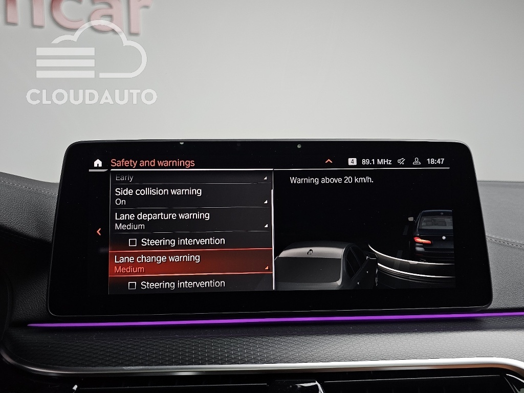2023 BMW 5 Series 520i M Sports - Image 27