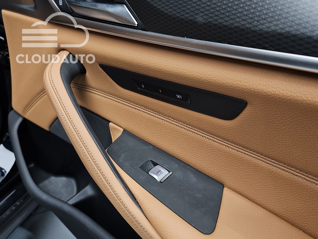2023 BMW 5 Series 520i M Sports - Image 30