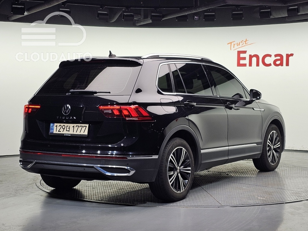 2021 Volkswagen Tiguan 2.0 TDI Premium - Image 2