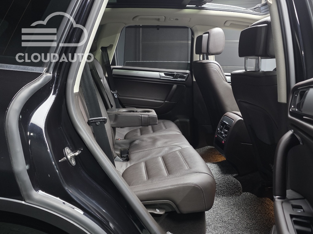 2015 Volkswagen Touareg V6 3.0 TDI Premium - Image 12