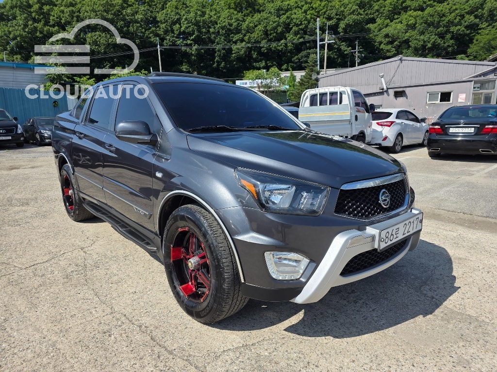 2014 SsangYong Korando Sports CX7 4WD - Image 2
