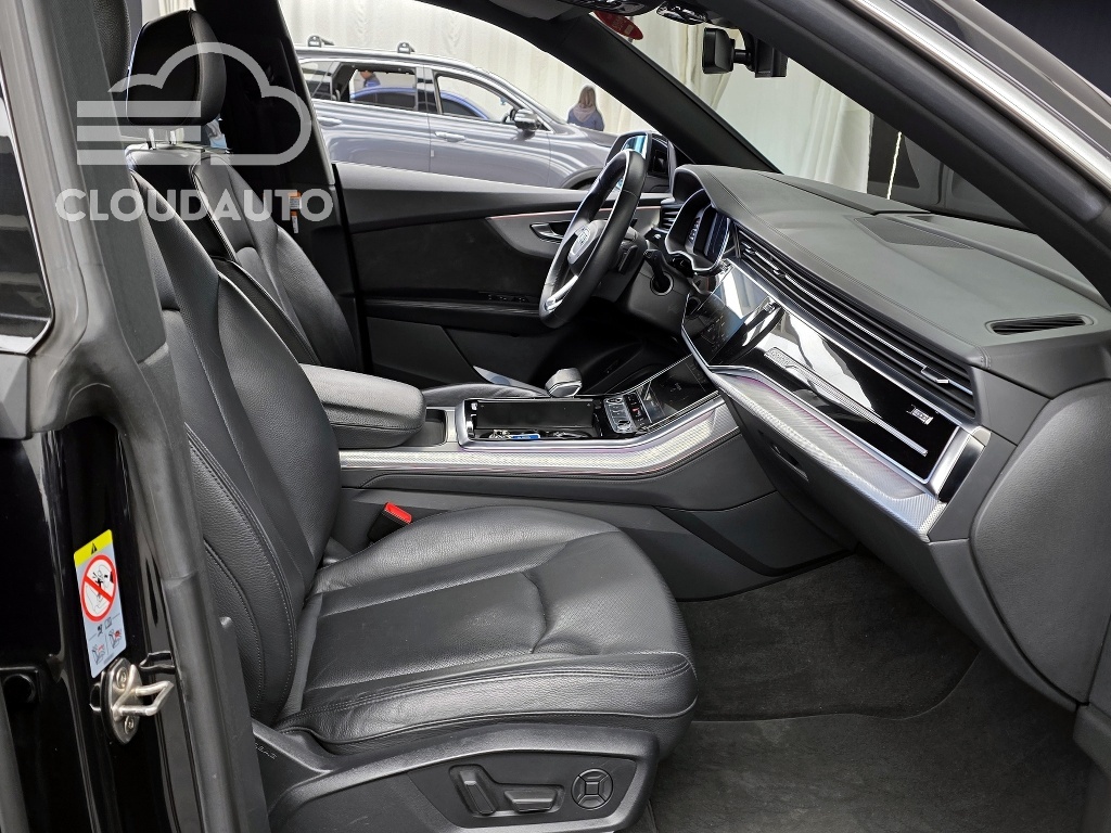 2021 Audi Q8 45 TDI Premium - Image 11