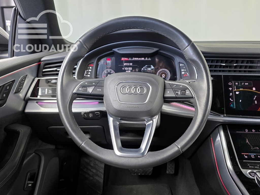 2021 Audi Q8 45 TDI Premium - Image 13