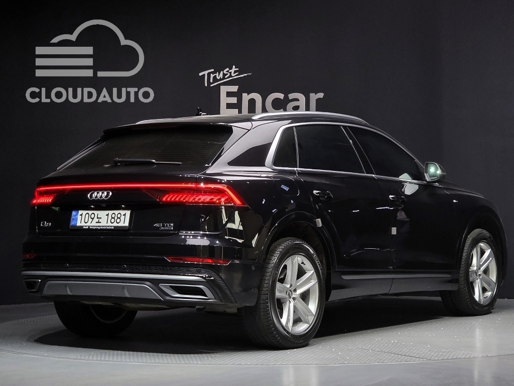2021 Audi Q8 45 TDI Premium - Image 2